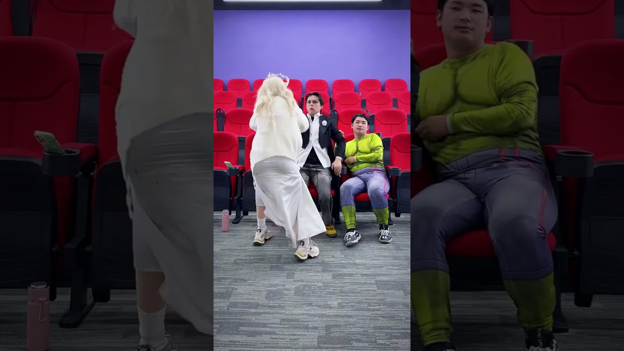 When you watch horror movies in the cinema#clown #couple #shorts #funny