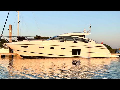 £500,000 Yacht Tour : 2011 Princess V52