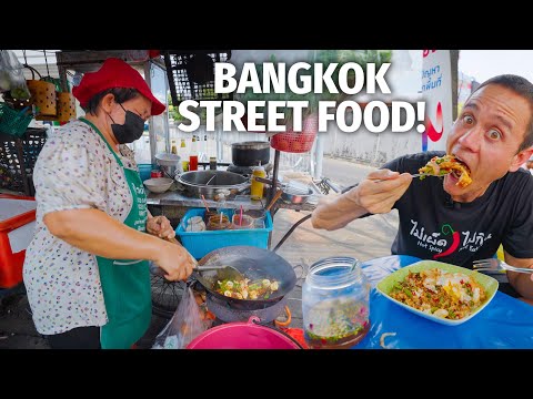 Bangkok Street Food – $2 SPICY SQUID!! | Real Local Thai Food!