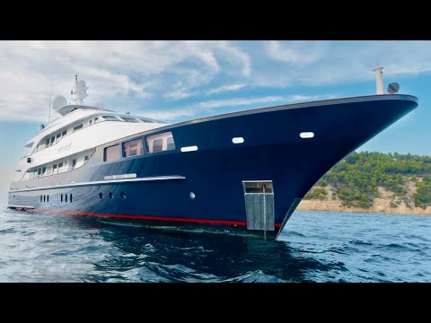 €8.8 Million Superyacht Tour : 2001/2022 Heesen 40 Metre