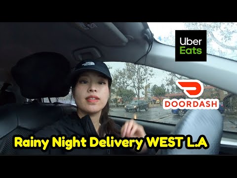 Rainy Night West Los Angeles Door Dashing Food Delivery! Uber Eats Ride Along! I Got Free Food!