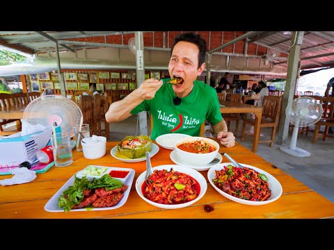 Thai Street Food – EXTREME SPICY Jungle Curry!! 🌶️