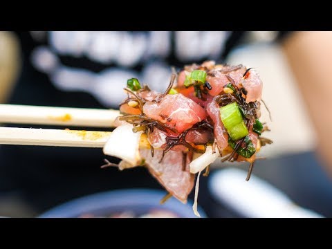 The Ultimate HAWAII FOOD TOUR in Honolulu – Loco Moco, Poke, Hawaiian Food and Shave Ice!