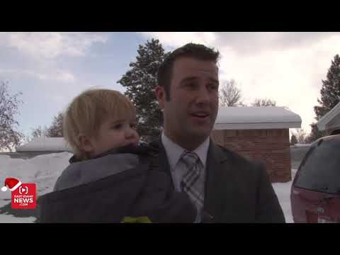 Young father of 7, whose wife collapsed and died, left speechless during Secret Santa surprise